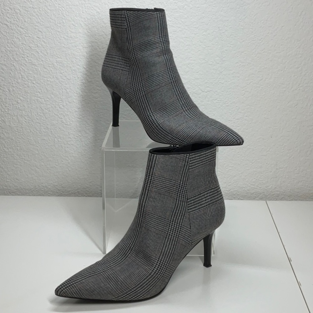 Cabi Dandy Glen Plaid Ankle Booties Gray Black White Red Size 9